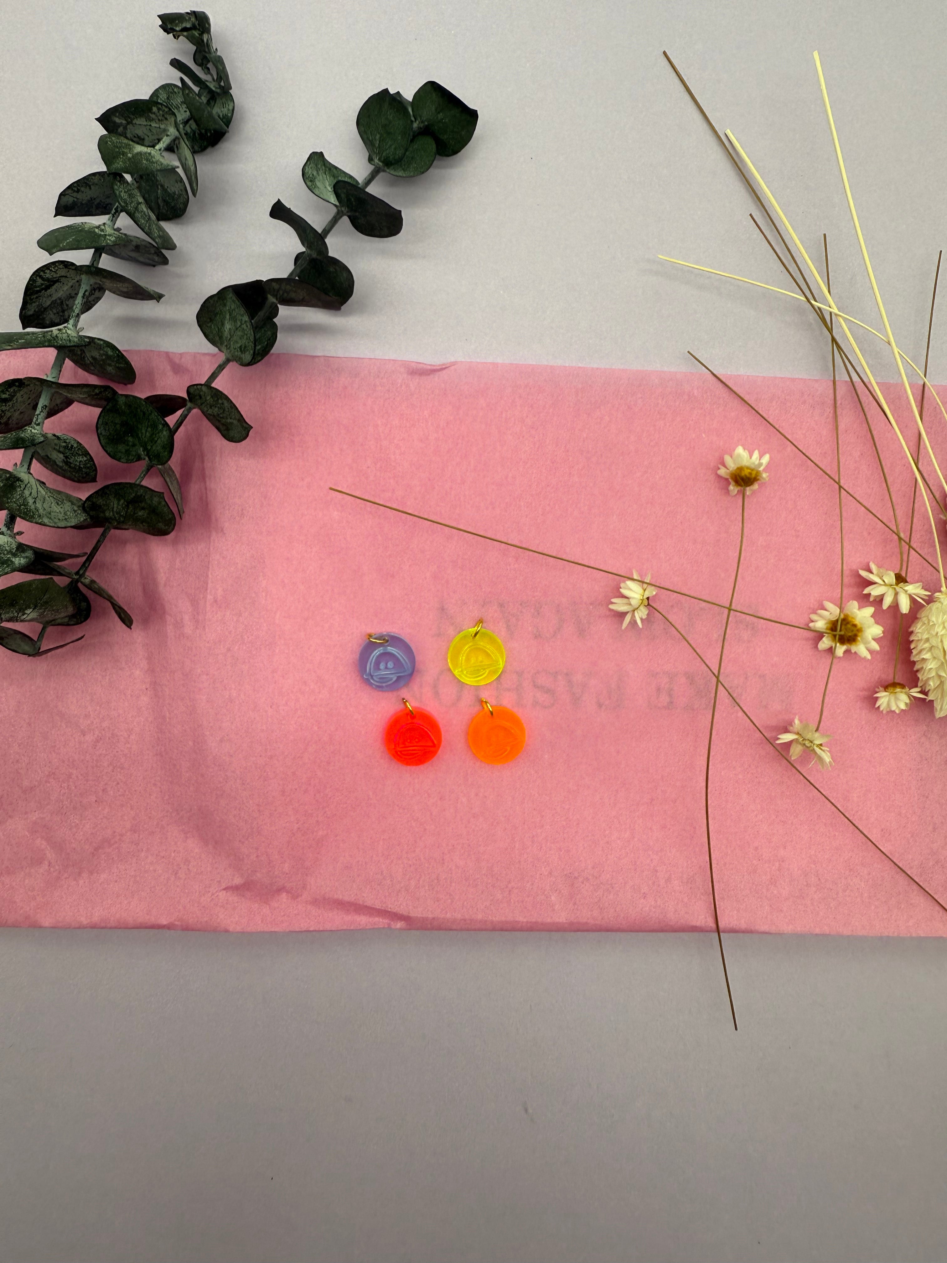 BAIZO-Anhänger aus Neon-Pink-Acryl