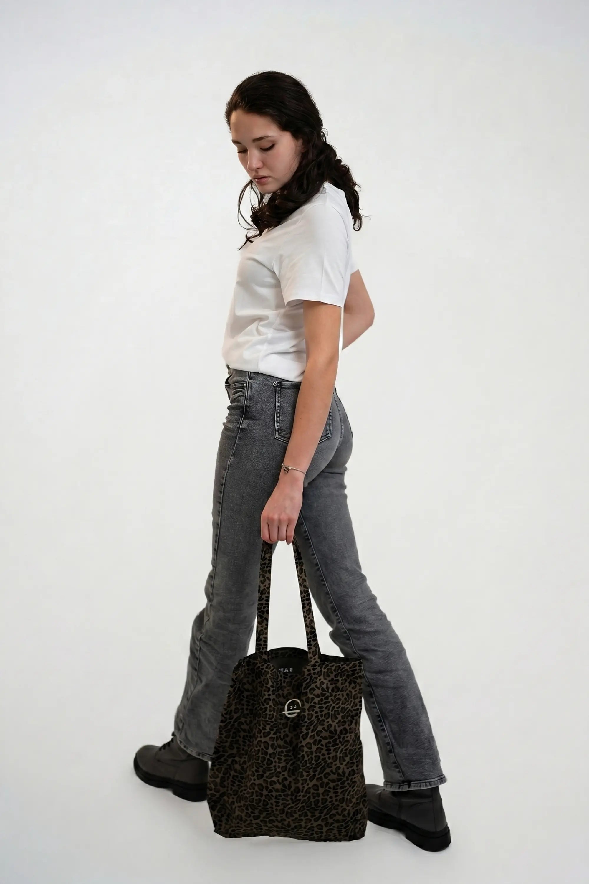 Shopper Leo